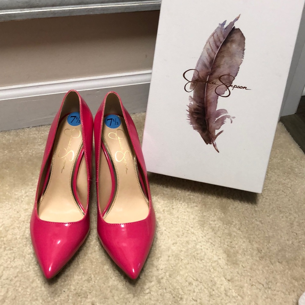 Jessica Simpson hot pink heels!